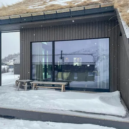 Charming By Fidjeland *